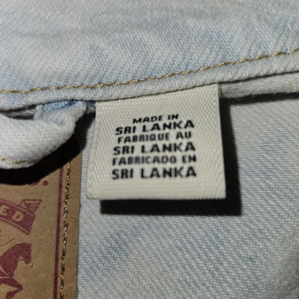 Levis Womens L Original Trucker Jean Jacket Light Wash Blue Floral Embroidered - Picture 4 of 5